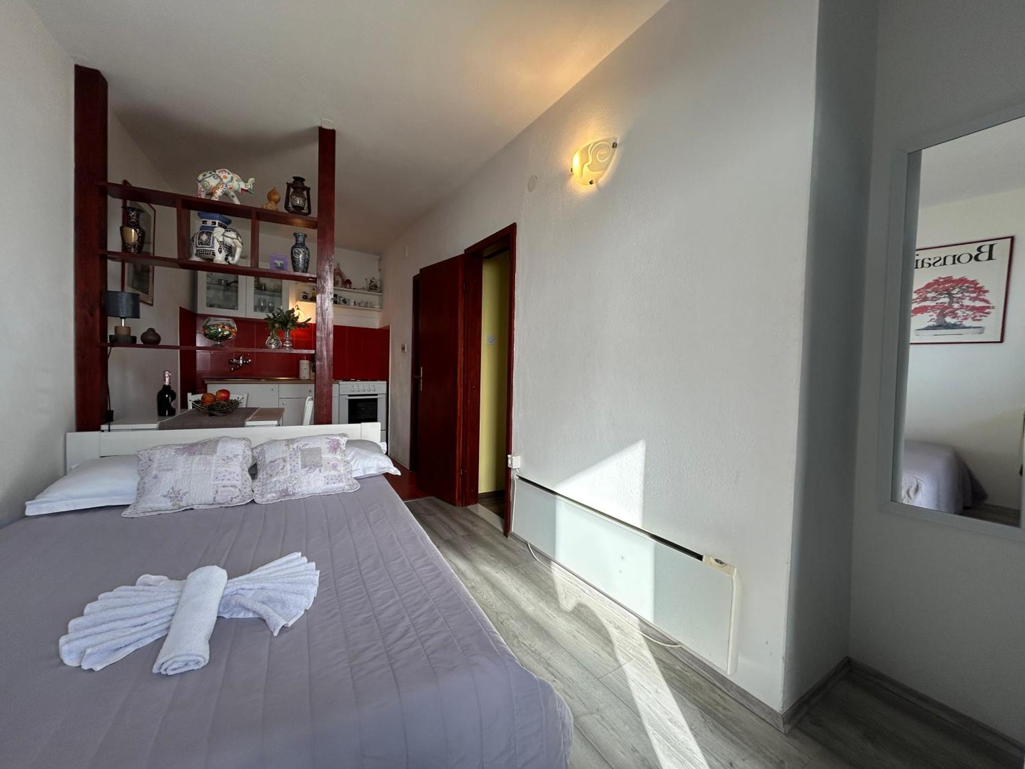 Seafront Studio Apartment+Balcony พอดโกรา ภายนอก รูปภาพ